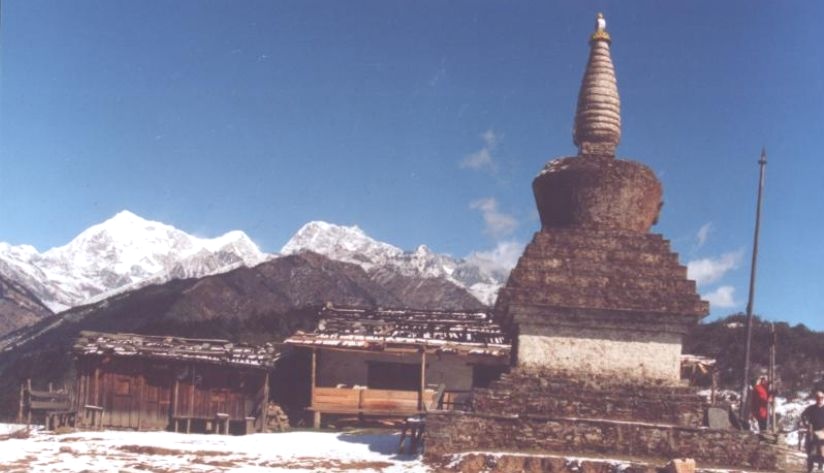 Stupa on Tragsindo Pass