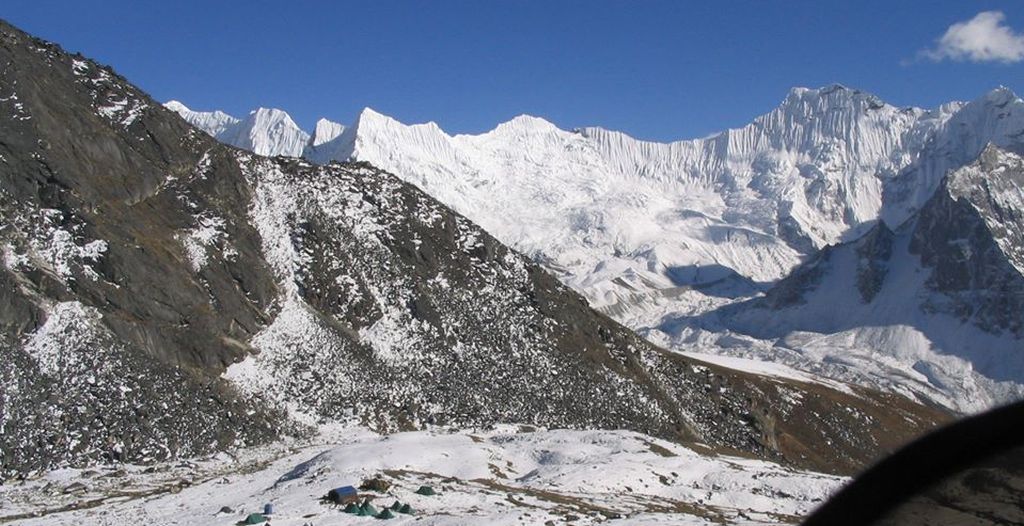 Peaks above Chukhung Valley