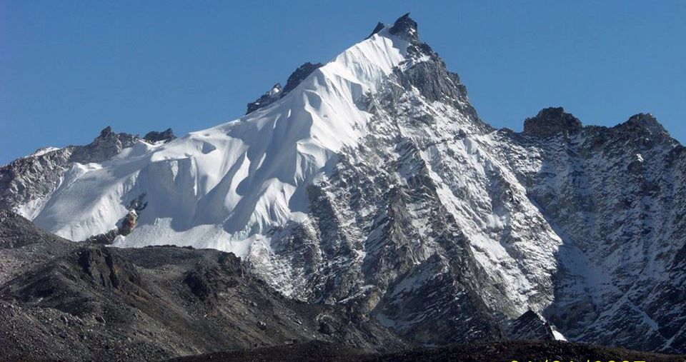 Kongma Tse above Kongma La