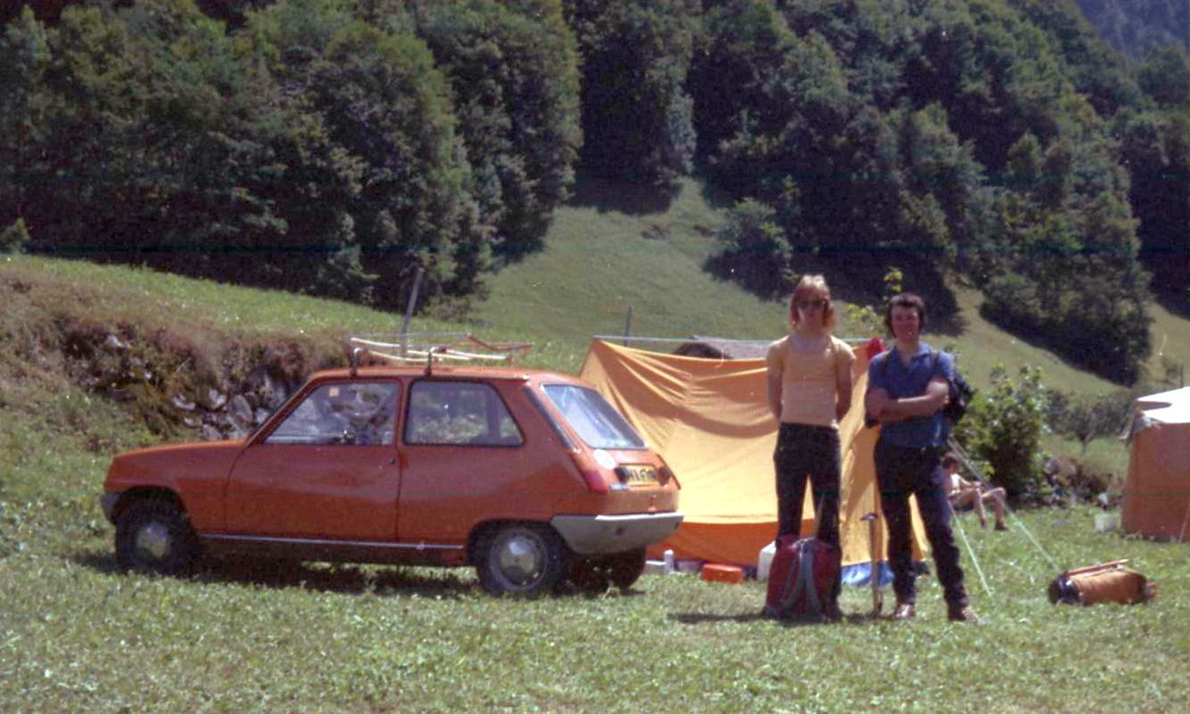 Camp in Stechelberg in Lauterbrunnen Valley