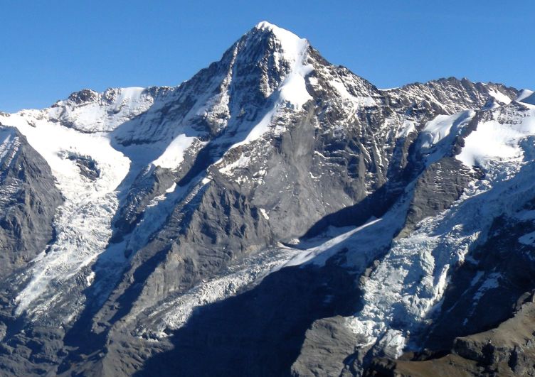 Monch ( 4107 metres ) in the Bernese Oberlands of the Swiss Alps