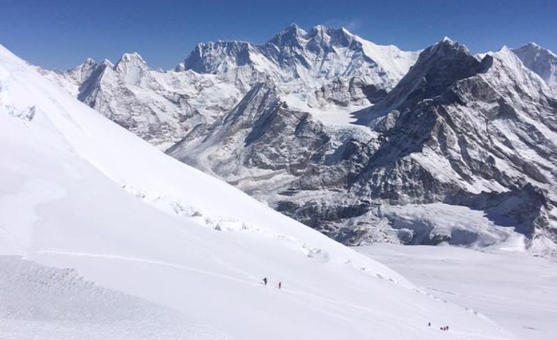 Mount Everest ( 8850m ) and Peak 41 ( the " Other Mera " ) on ascent of Mera Peak