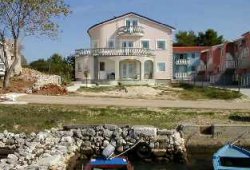 http://www.geocities.com/adriaticestate/villas.html 