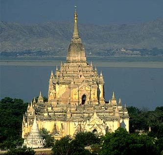 Gawdawpalin Pahto in Old Bagan in central Myanmar / Burma