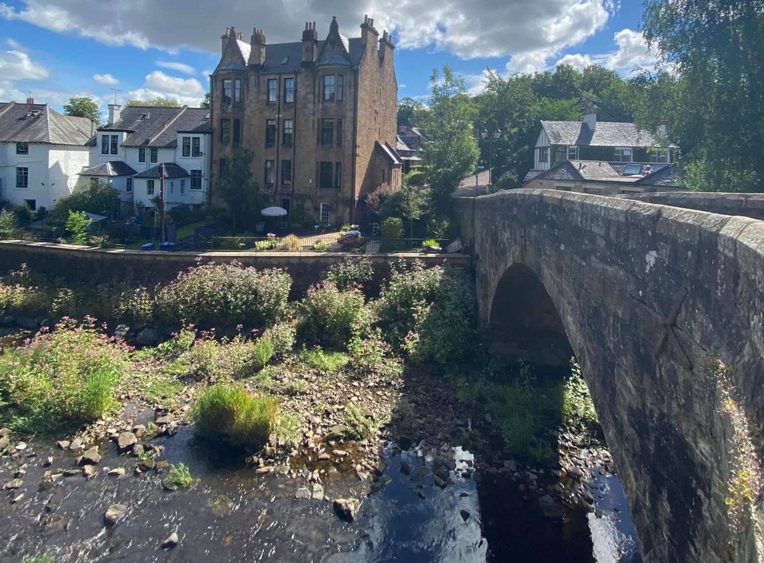 Snuffbridge over the White Cart River at entrance to Linn Park