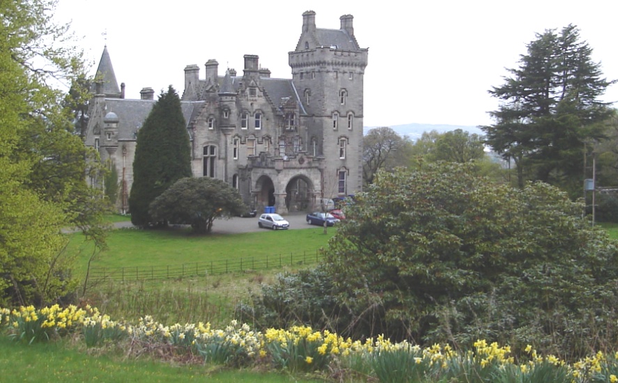 Overtoun House on descent from Lang Craigs